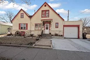 214 E 5th St, Fairmont, MN 56031 - Photo 1