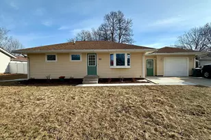 912 N Oakley St, Luverne, MN 56156 - Photo 1