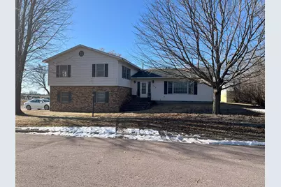 305 S 6th Avenue E, Truman, MN 56088 - Photo 1