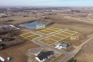 105 Bluestem Dr, Blue Earth, MN 56013 - Photo 1