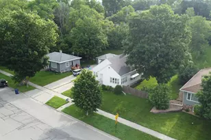 404 N Vine St, Fergus Falls, MN 56537 - Photo 3