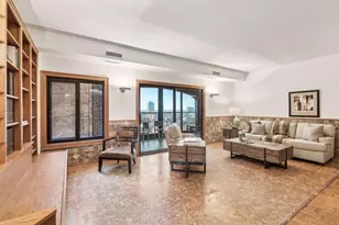 1235 Yale Pl, Minneapolis, MN 55403 - Photo 5