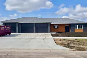 205 16th St N, Breckenridge, MN 56520 - Photo 1