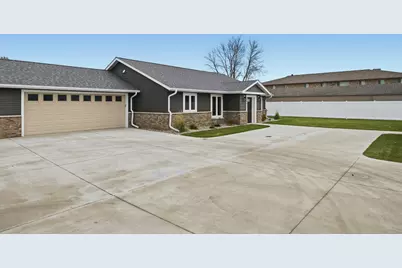 2332 30th Avenue S, Fargo, ND 58104 - Photo 3