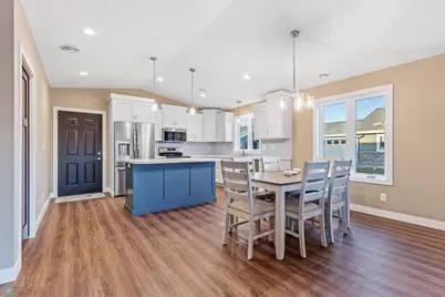 2330 30 Avenue S, Fargo, ND 58104 - Photo 11