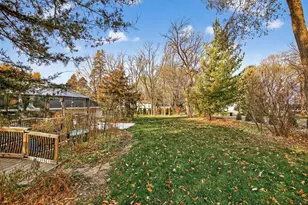 201 Townes Ln, Wayzata, MN 55391 - Photo 33