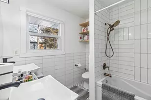 201 Townes Ln, Wayzata, MN 55391 - Photo 15