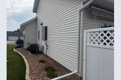 1816 Evergreen Place NE, Owatonna, MN 55060 - Photo 3