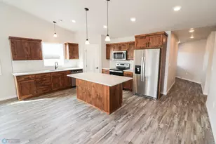 1394 Prairie Ln, Wahpeton,  58075 - Photo 5