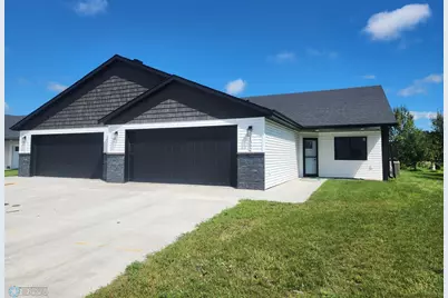 1392 Prairie Lane, Wahpeton,  58075 - Photo 1