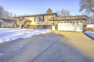 801 S Chandler Ave, Litchfield, MN 55355 - Photo 1