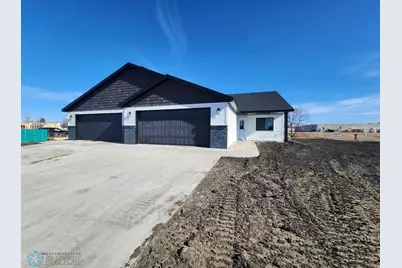 1396 Prairie Lane, Wahpeton,  58075 - Photo 1