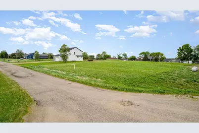 19329 Lake Volney Circle, Le Center, MN 56057 - Photo 5