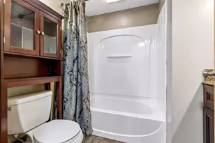 4015 Cottonwood Ln N, Plymouth, MN 55441 - Photo 45