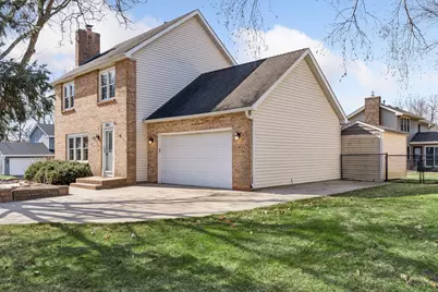 4015 Cottonwood Lane N, Plymouth, MN 55441 - Photo 3