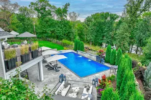 21 Cherrywood Cir, North Oaks, MN 55127 - Photo 3