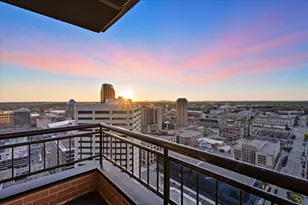 168 6th St E, Saint Paul, MN 55101 - Photo 3