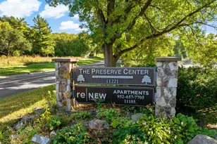 8928 Neill Lake Rd, Eden Prairie, MN 55347 - Photo 11