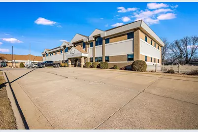 757 S State Street #Suite 6, Fairmont, MN 56031 - Photo 1