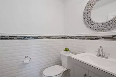 1032 Gardner Street E, Wayzata, MN 55391 - Photo 15