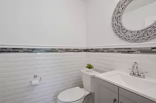 1032 Gardner St E, Wayzata, MN 55391 - Photo 15