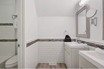 1032 Gardner Street E, Wayzata, MN 55391 - Photo 29