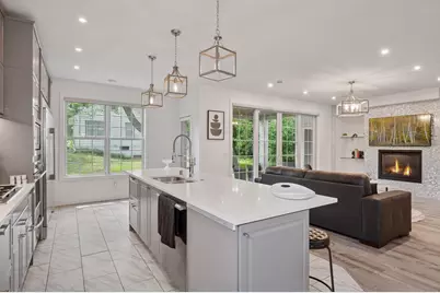 1032 Gardner Street E, Wayzata, MN 55391 - Photo 9