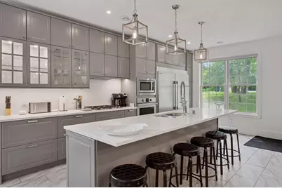 1032 Gardner Street E, Wayzata, MN 55391 - Photo 11