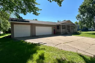 1006 10th St SW, Wadena, MN 56482 - Photo 1