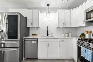 6140 Golden Valley Rd, Golden Valley, MN 55422 - Photo 5