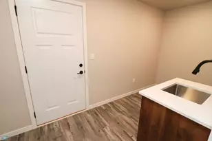 1404 Prairie Ln, Wahpeton,  58075 - Photo 9