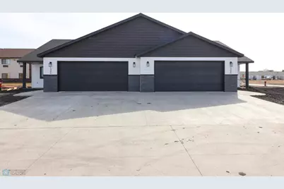 1400 Prairie Lane, Wahpeton,  58075 - Photo 3