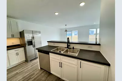 512 Garfield Street SE, Warroad, MN 56763 - Photo 5