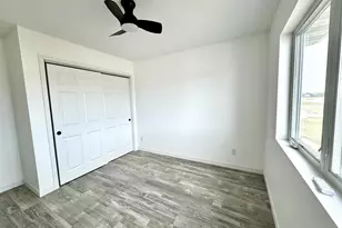 512 Garfield St SE, Warroad, MN 56763 - Photo 9