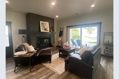 1084 W Lake Drive, Detroit Lakes, MN 56501 - Photo 13