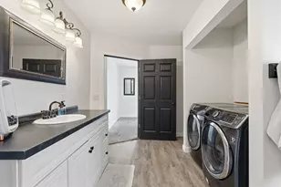 227 E 2nd St, Blue Earth, MN 56013 - Photo 53