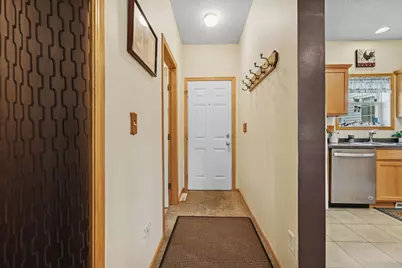 2929 Hemingway Drive, Chaska, MN 55318 - Photo 5