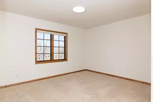 10127 Trotters Path, Eden Prairie, MN 55347 - Photo 25