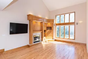 10127 Trotters Path, Eden Prairie, MN 55347 - Photo 5