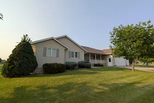 610 Mercedes Dr, Marshall, MN 56258 - Photo 1