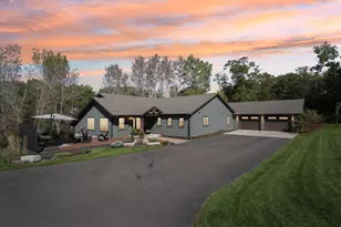 902 Crane Hill Trail, Hudson, WI 54016 - Photo 3