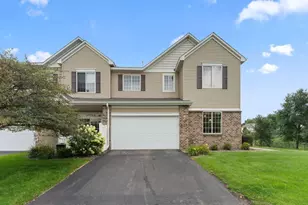 727 Maple Hills Dr, Maplewood, MN 55117 - Photo 1