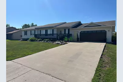 306 7th Street SW, Roseau, MN 56751 - Photo 1