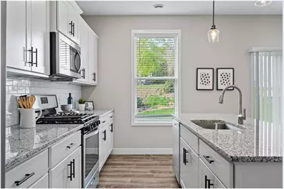 10027 Newport Path, Woodbury, MN 55129 - Photo 9