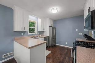 10517 Aquila Ave S, Bloomington, MN 55438 - Photo 9