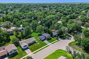 10517 Aquila Ave S, Bloomington, MN 55438 - Photo 33