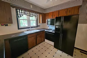 1810 Michaelle Ln, Albert Lea, MN 56007 - Photo 3