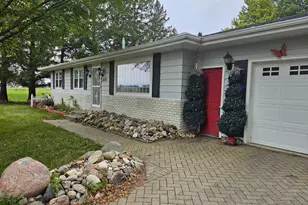 1810 Michaelle Ln, Albert Lea, MN 56007 - Photo 1