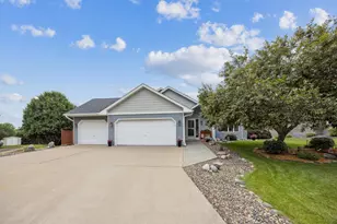 5475 Oakgreen Pl N, Oak Park Heights, MN 55082 - Photo 1