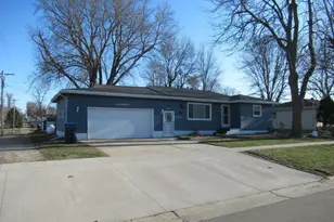 204 W 3rd St, Hills, MN 56138 - Photo 1
